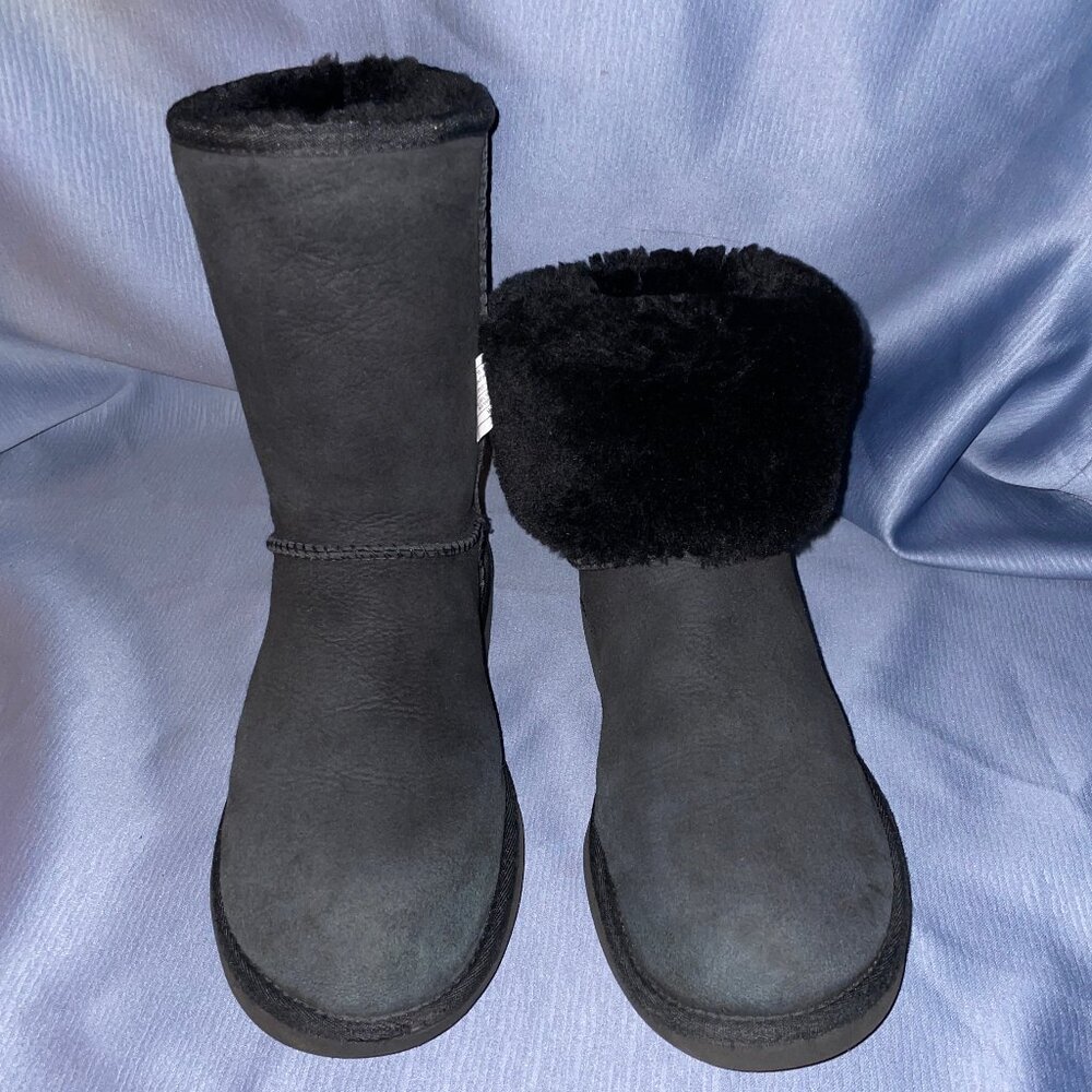 UGG Black Twinface Sheepskin Boot CLASSIC SHORT II S/N 5825, Women Size 9